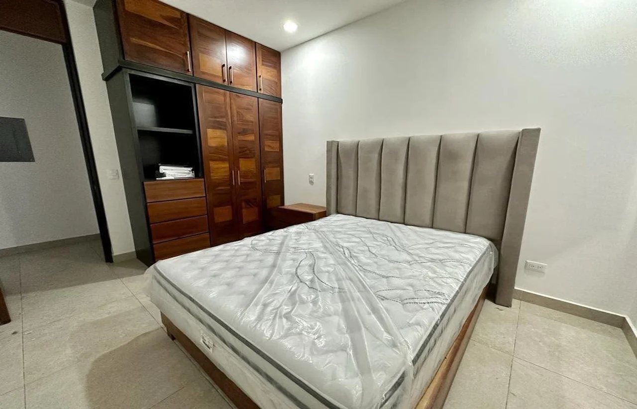 \"2-Bedroom