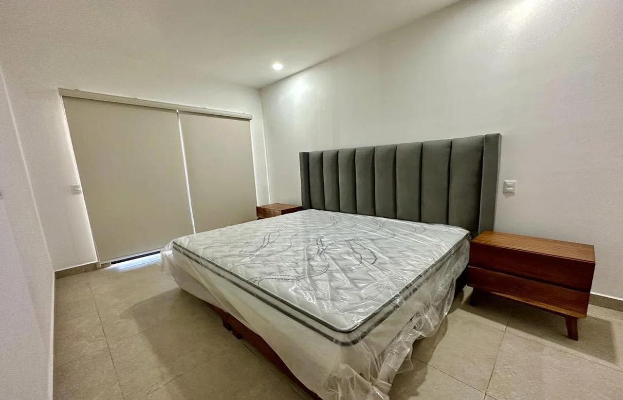 \"2-Bedroom