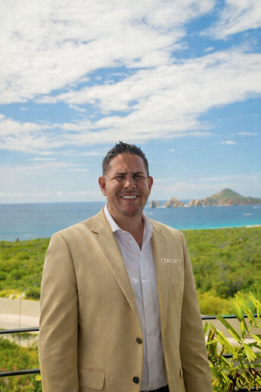 Rodrigo “Roy” Varela, CENTURY 21 real estate agent in Los Cabos